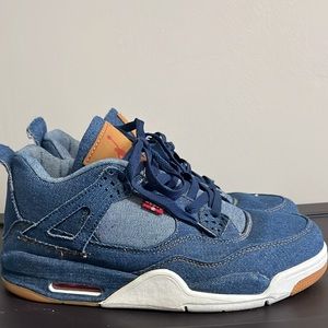 Jordan 4 Levi’s Blue denim (size 11US)